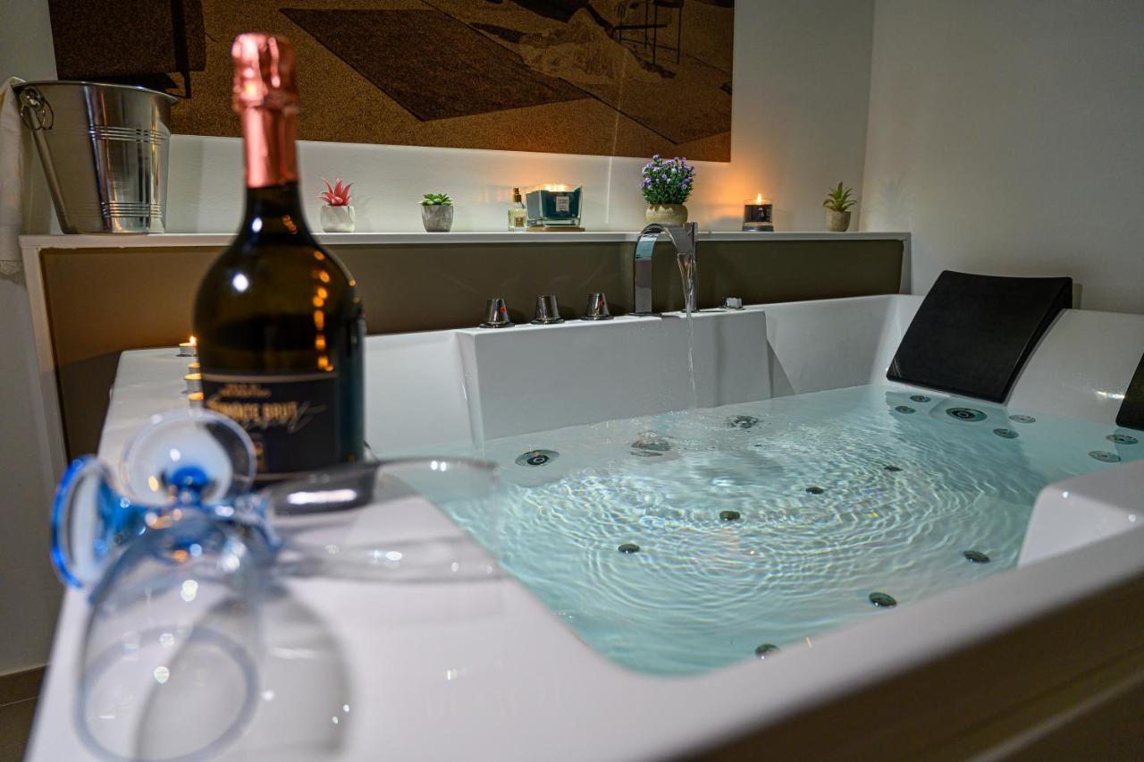 Le Puglie Luxury Apartments Molfetta Eksteriør bilde